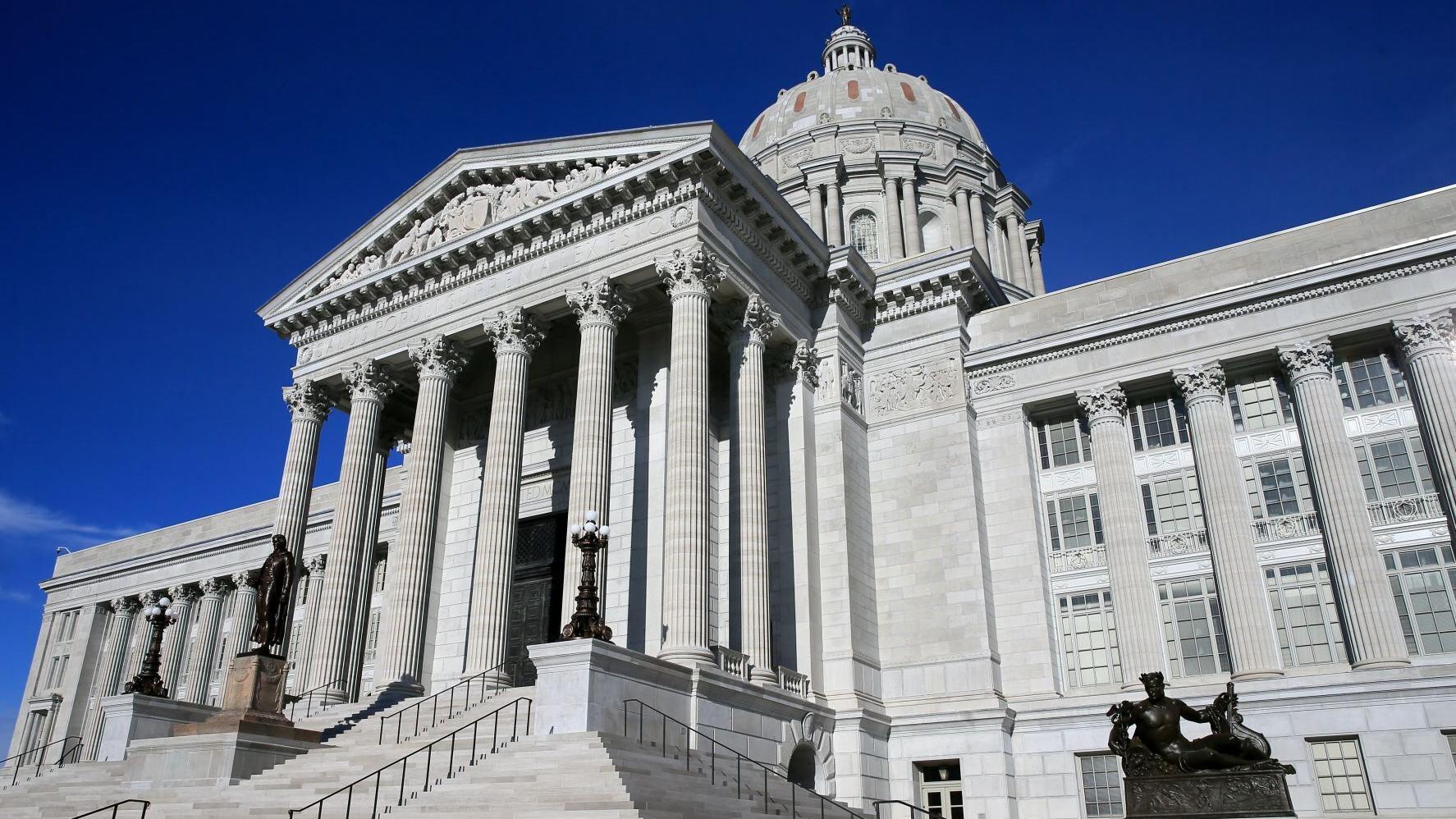 New year, new laws: Missouri police to begin ticketing for texting while driving